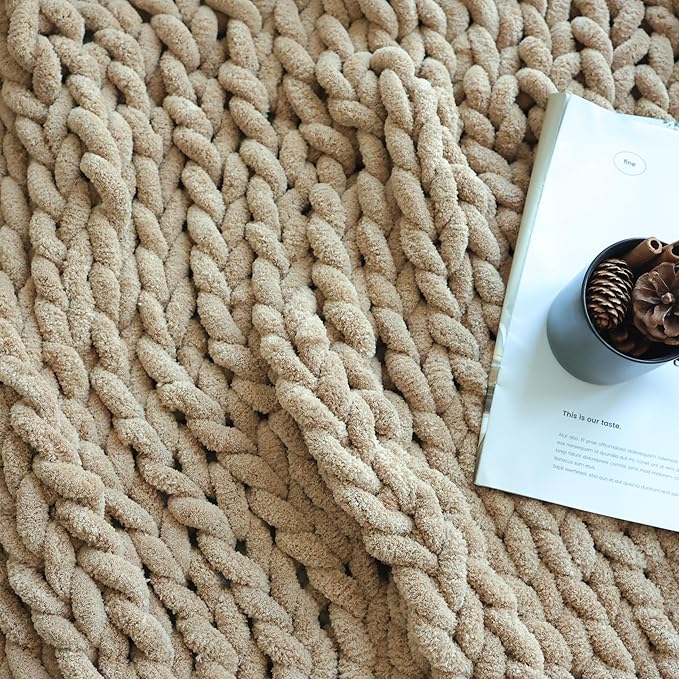 Maetoow Chenille Chunky Knit Blanket Throw (60×80 Inch), Handmade Warm & Cozy Blanket Couch, Bed, Home Decor, Soft Breathable Fleece Banket, Christmas Thick and Giant Yarn Throws, Khaki