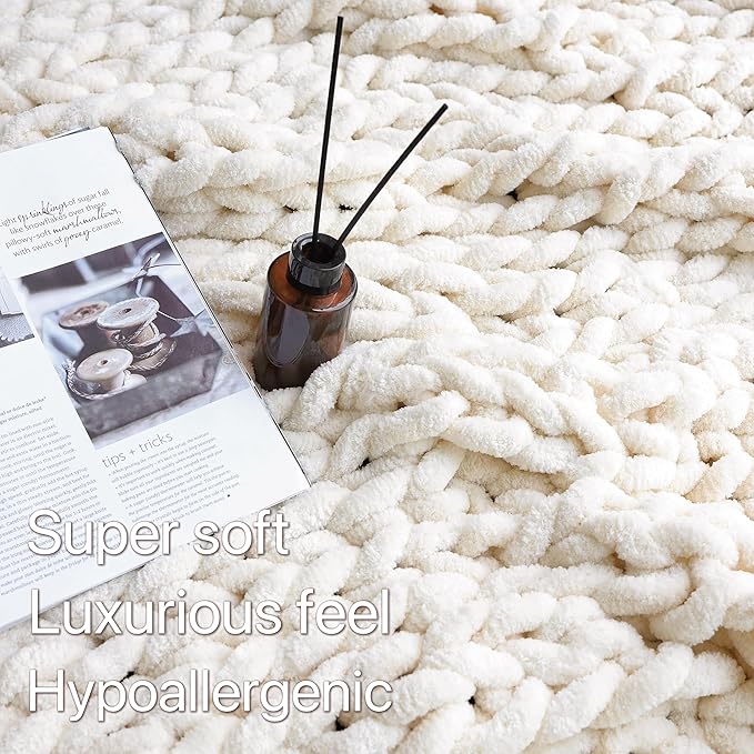 Maetoow Chenille Chunky Knit Blanket Throw (50×60 Inch), Handmade Warm & Cozy Blanket Couch, Bed, Home Decor, Soft Breathable Fleece Banket, Christmas Thick and Giant Yarn Throws,Cream