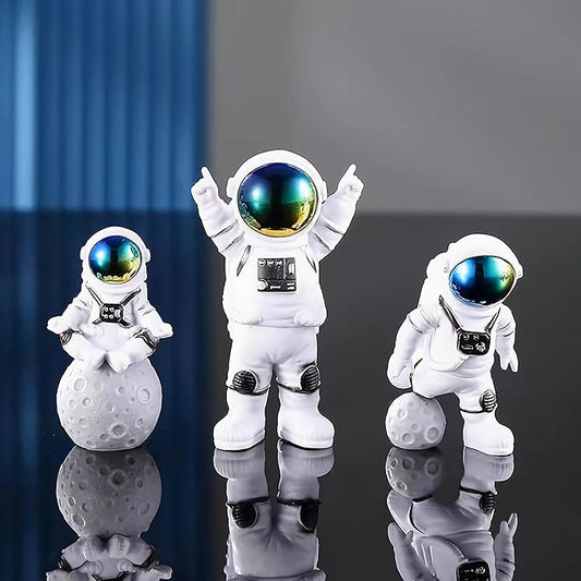 Gradient Astronaut Statues Set of 3, Space Theme Nursery Shelf Classroom Desk Decor Cake Toppers