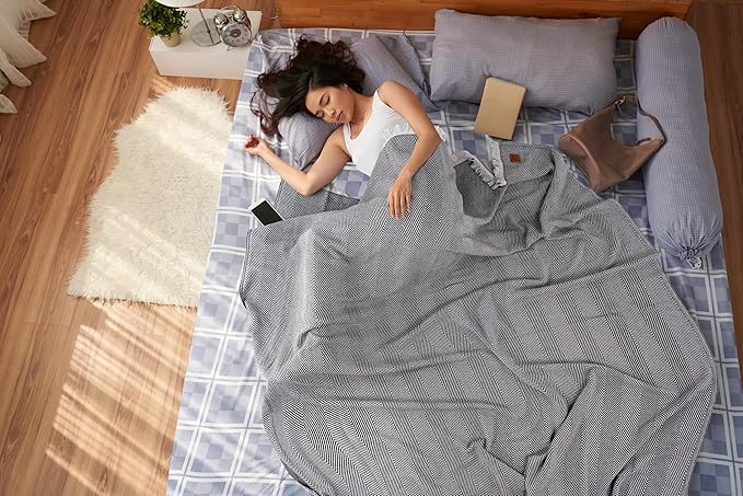 Gold Case Throw Blanket for Bed – 100% Recycled Turkish Cotton Bed Blanket – Decorative Throw Cotton Blankets for Living Room & Bedroom – Elegant Black Woven Queen Blankets – 90x90